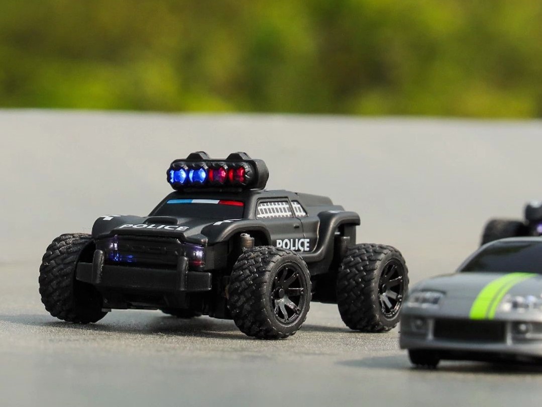 Mini Turbo Racing Police Truck / Polizei - RTR-Komplett-Set - 1:76 – Bild 3