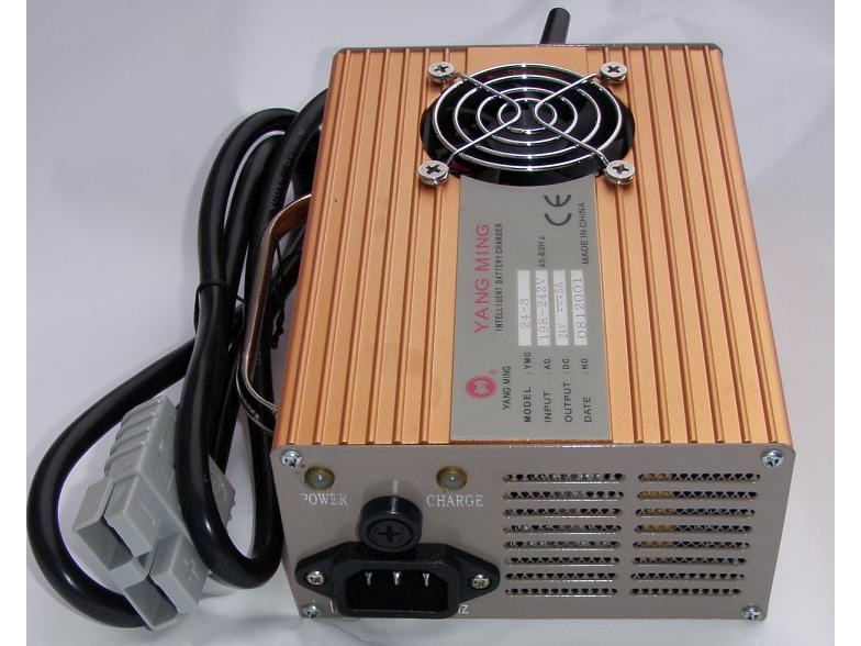 Profi Batterie-Ladegerät 24V 3A für Blei-Gel-Akkus