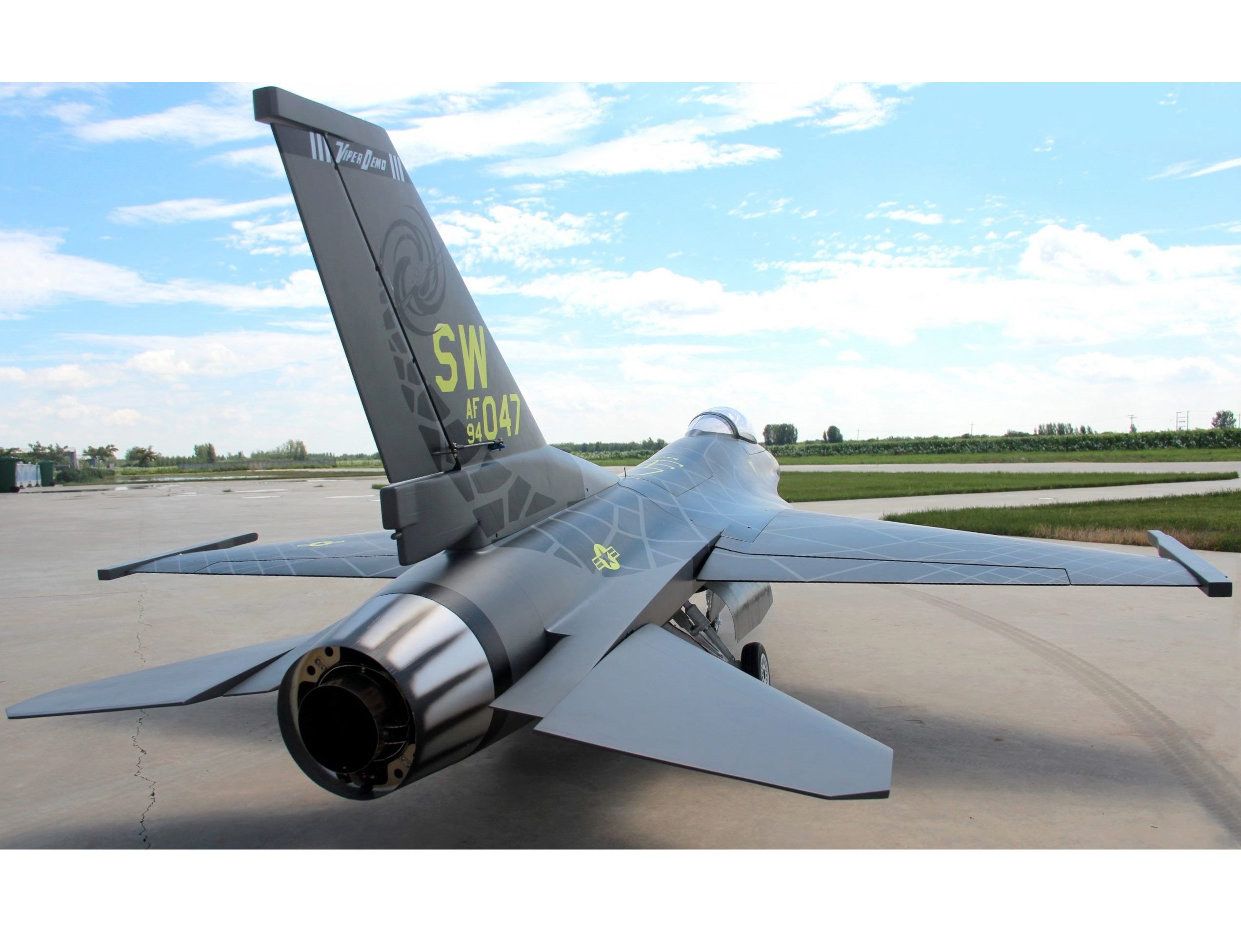 F-16 Fighting Falcon Turbinen Jet 1/5, Spw 2115mm, ARF-Set mit EZFW, Pilot-RC – Bild 4