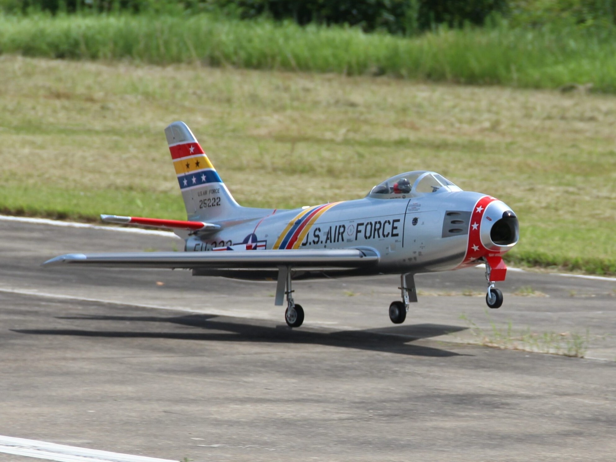 F-86F Sabre - Turbinen Jet, Spw 1957mm, ARF-Set mit EZFW, Pilot-RC – Bild 3