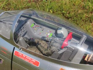 Scale Cockpit zu F-86F Sabre, Spw 1980mm, Pilot-RC