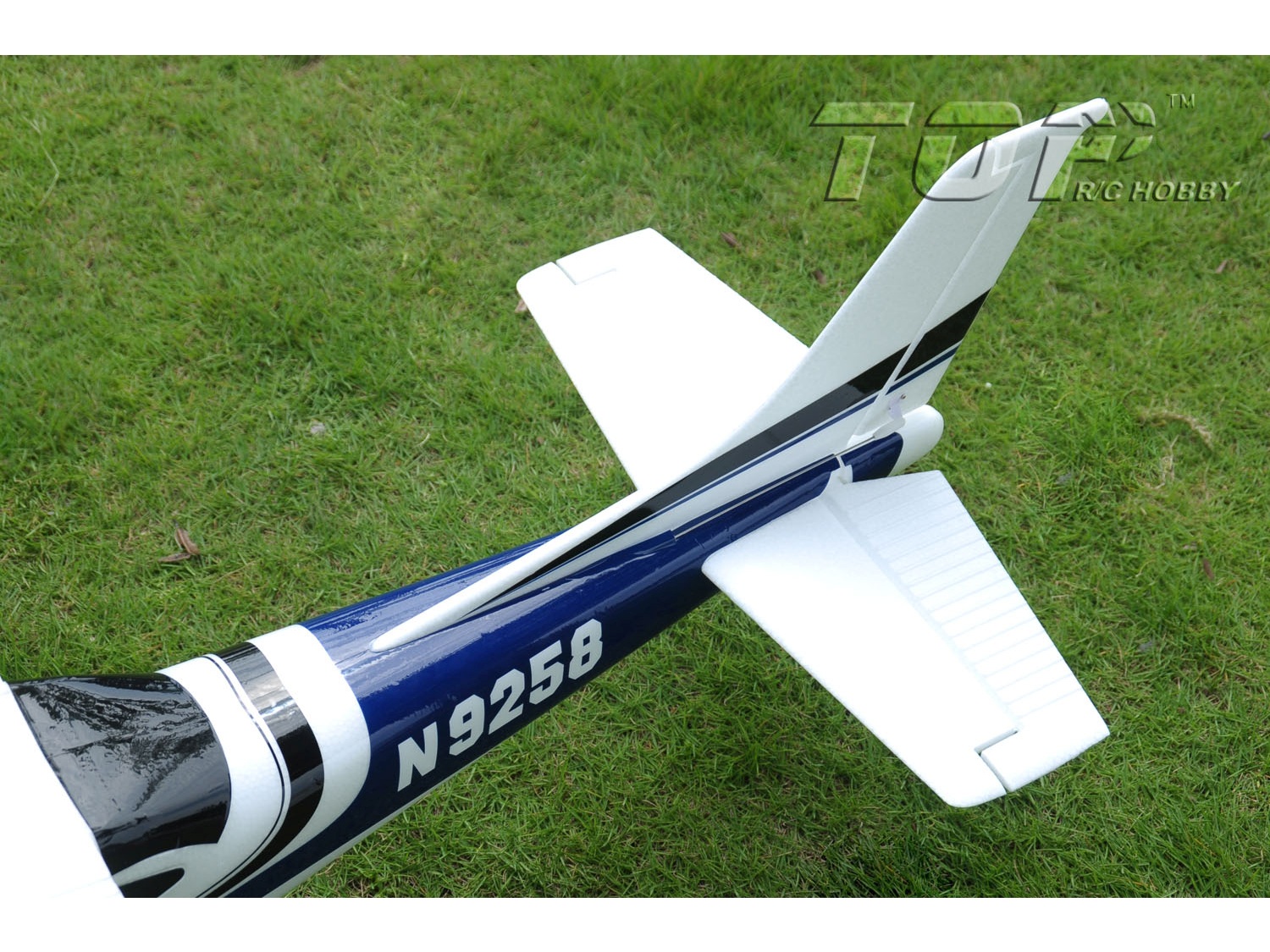 Cessna 182 blau, 500C, Spw 1410mm, PNP-Version von Top RC Hobby – Bild 3