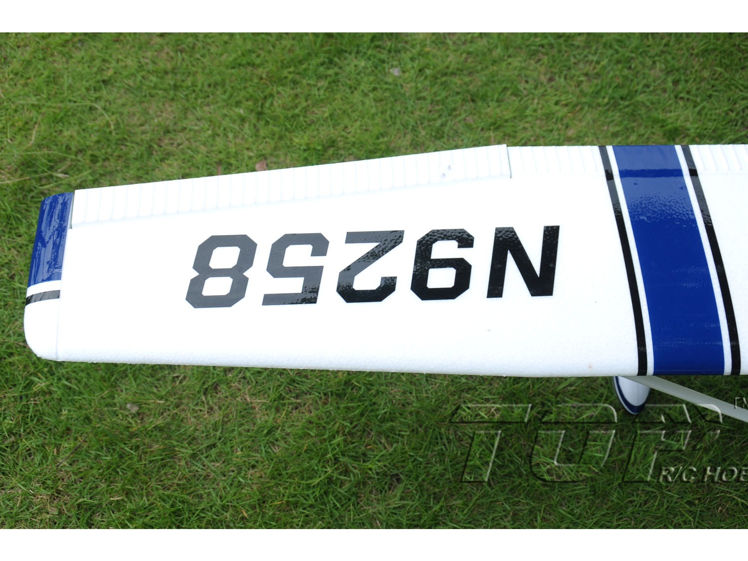 Cessna 182 blau, 500C, Spw 1410mm, PNP-Version von Top RC Hobby – Bild 5