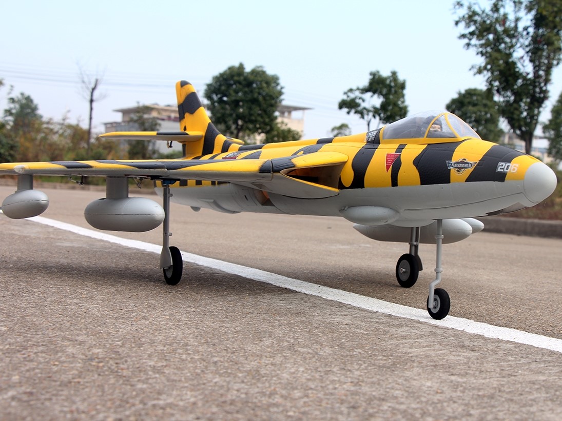Hawker Hunter, 70mm EDF Jet, Spw 850mm, PNP-Set von Dynam – Bild 3