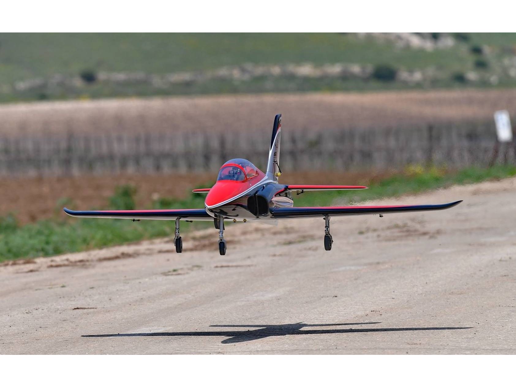 TopRC Model Odyssey - red - Sport Jet Full Composite, Spw 2190mm, ARF-Set – Bild 3