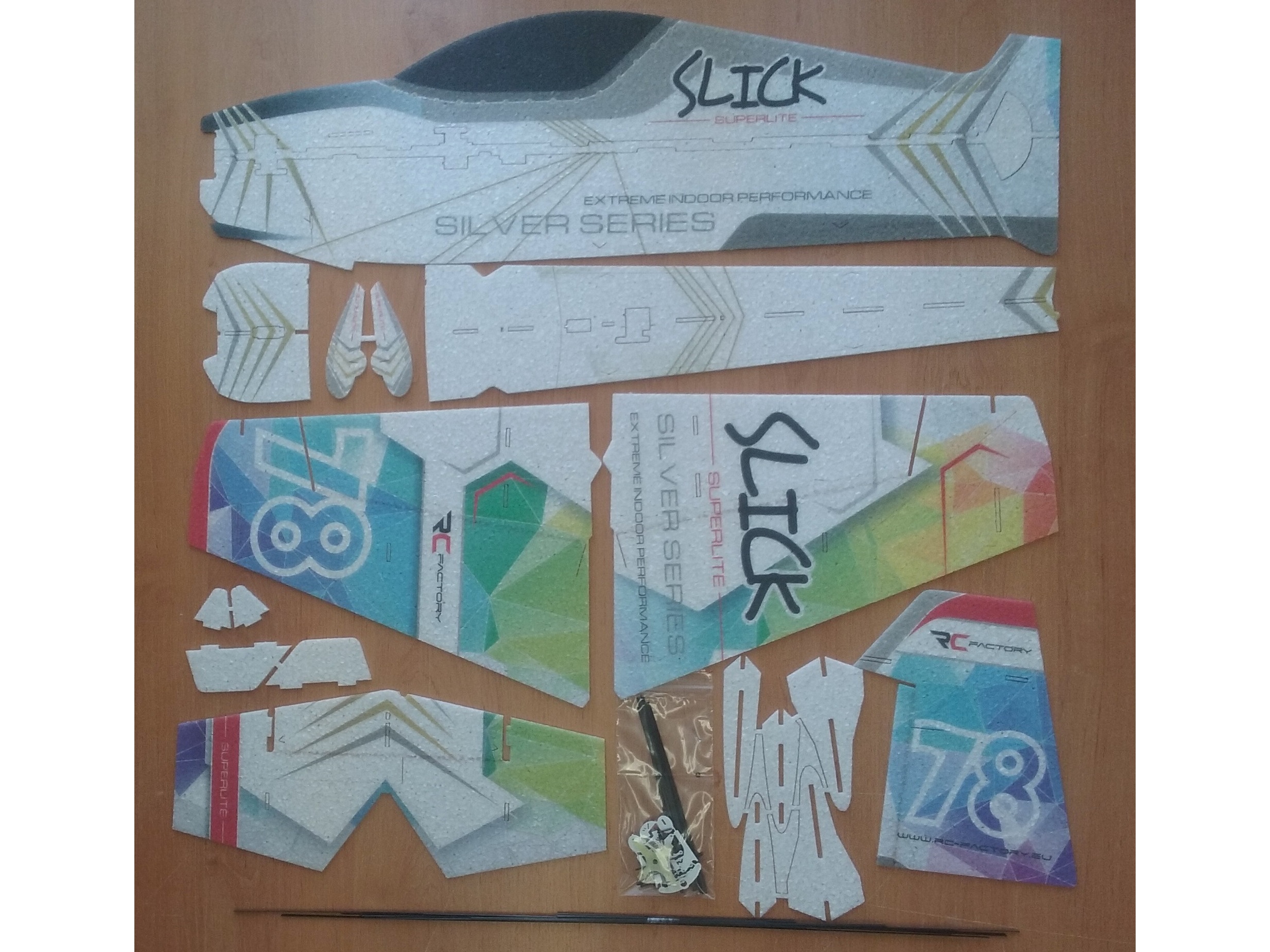 Slick Superlite, Spw 830mm, KIT-Version aus EPP von RC-Factory – Bild 3