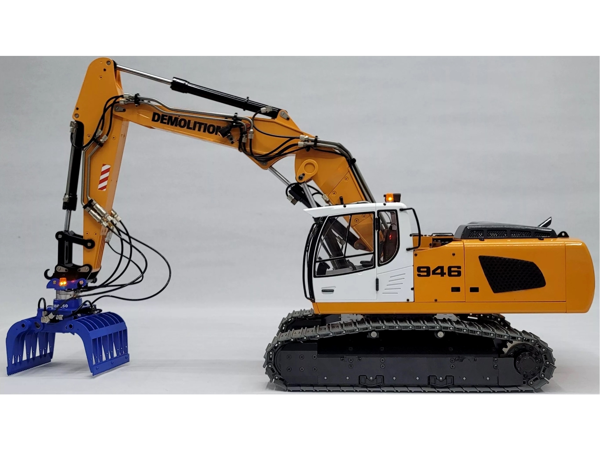 RC Schaufelbagger mit Knickarm Liebherr 946 mit Greifer, RTR 1:14 – Bild 2