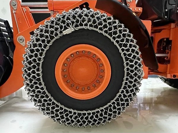 Schneekette zu Radlader 870K - JD-88 / JD-198 – Bild 4
