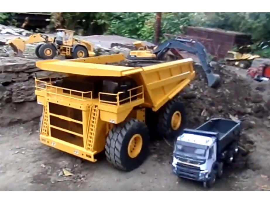Mining Truck / Dumper / RC Gross-Muldenkipper 1:14, Earth Hauler 797F - RTR – Bild 6