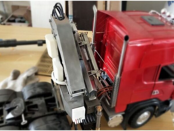 Hydraulischer Anbaukran / Ladekran Yunkun zu 1:14 Tamiya, KIT-Bausatz – Bild 4