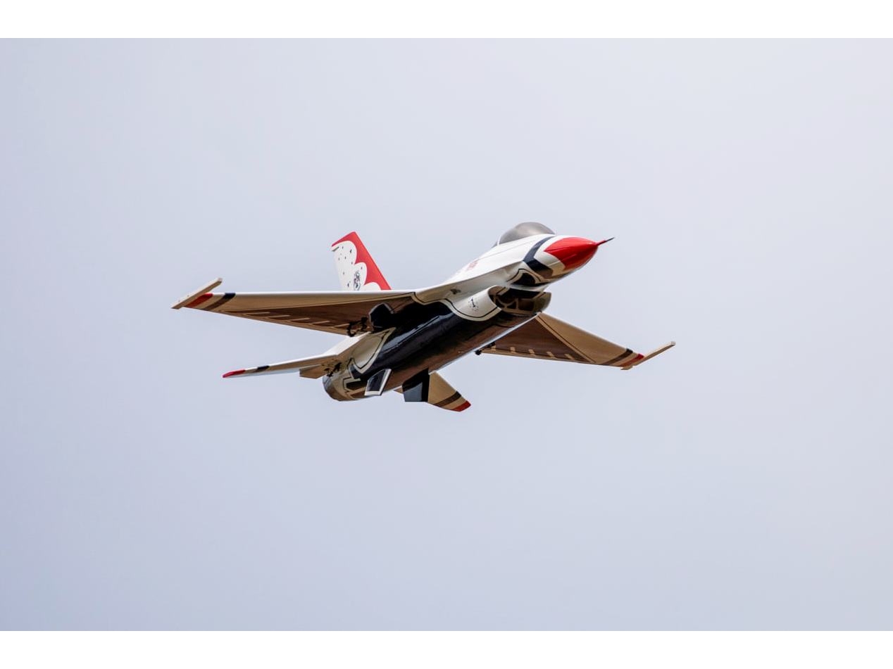 F-16 Fighting Falcon Turbinen Jet 1/8, Spw 1344mm, ARF-Set mit EZFW, Pilot-RC – Bild 6