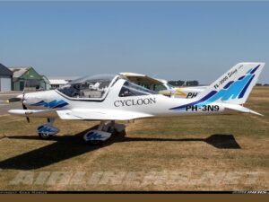 TL-2000 Ultralight, 50ccm, Spw 2650mm, ARF-Modell von CYModel