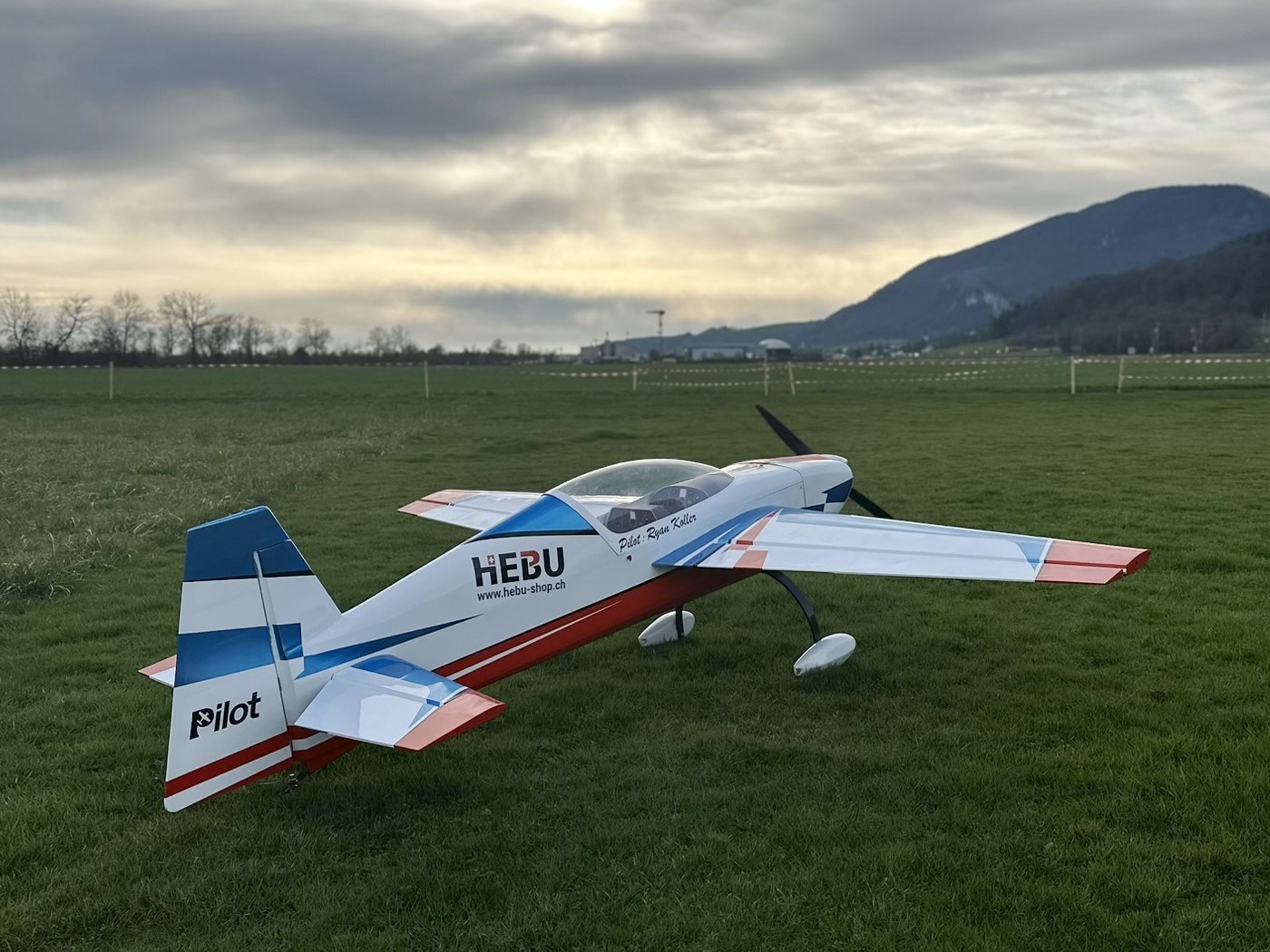 EXTRA NG-103 - CFK / Carbon Competition, 100ccm Spw 2600mm, ARF-Set PILOT-RC – Bild 3