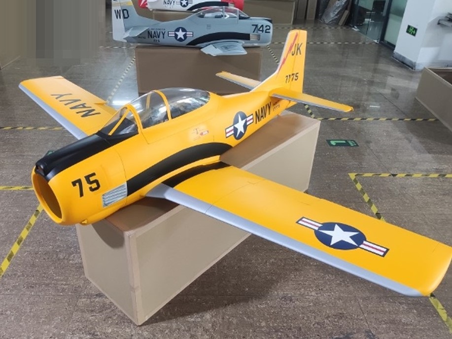 TopRC Model T-28 Trojan, Full Composite, Spw 2800mm, ARF-Set – Bild 2