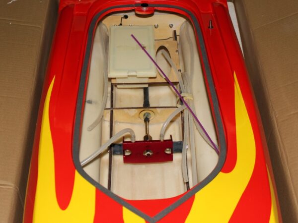 Brushless-Rennboot Blast Wave 1300mm ohne Einbauten – Bild 5