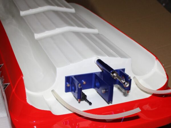 Brushless-Rennboot Blast Wave 1300mm ohne Einbauten – Bild 6