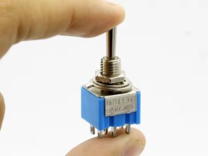 Schalter 3-Positionen, 3-fach Positionsschalter 6pin kurz - 6A
