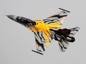 3.06m F-16 The X - Tiger - Turbinen Jet 1/5, ARF-Set mit EZFW, Pilot-RC